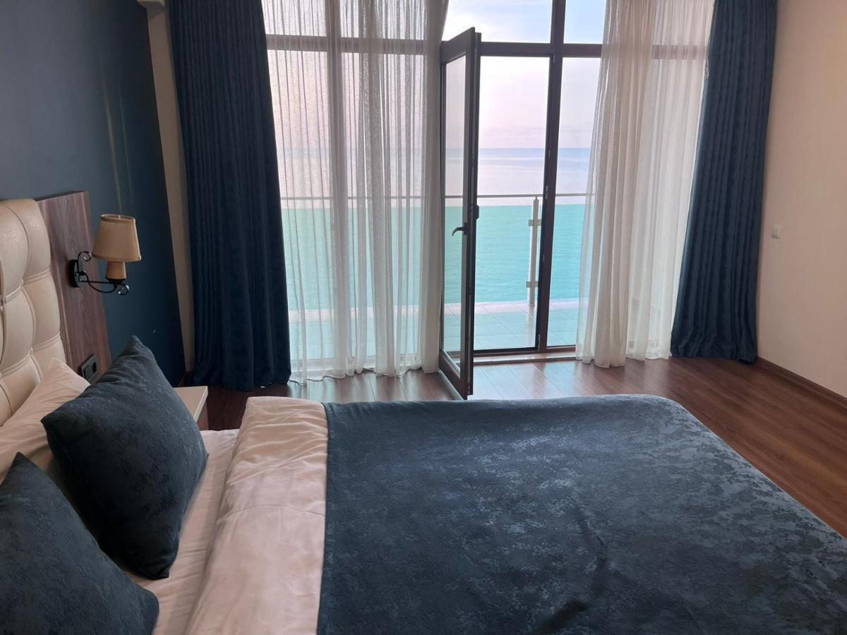 The Fresh Wave Hotel Batumi Esterno foto
