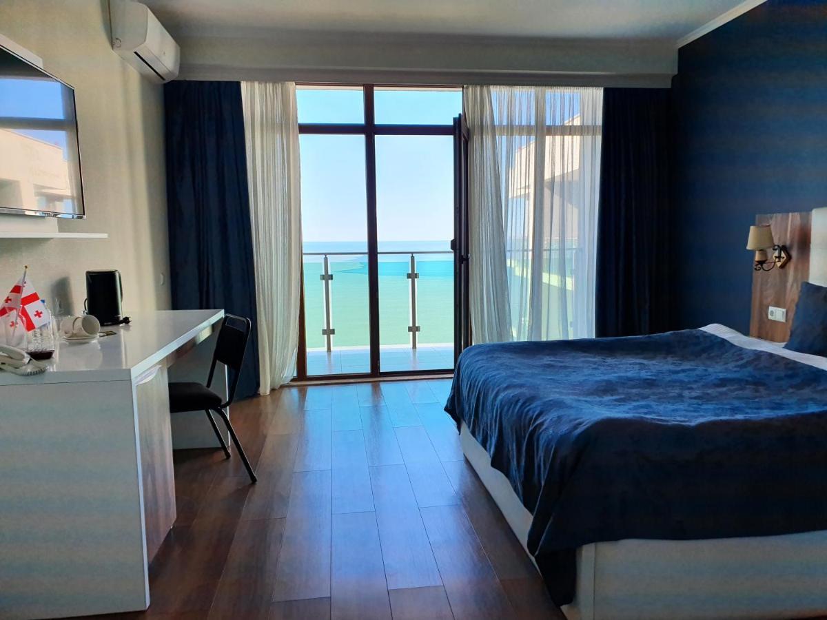 The Fresh Wave Hotel Batumi Esterno foto